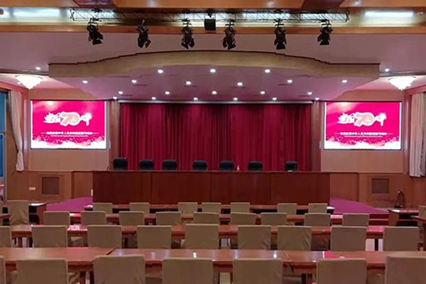 小間距LED顯示屏與無縫拼接屏區(qū)別在哪里？
