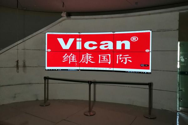 辦公會議室用拼接屏好還是投影儀好？